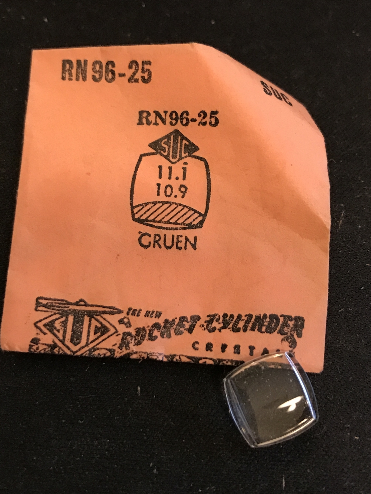 SUC Rocket Crystal RN 96-25 for GRUEN cushion bracelet case – 11.1 x 10.9mm – Ne
