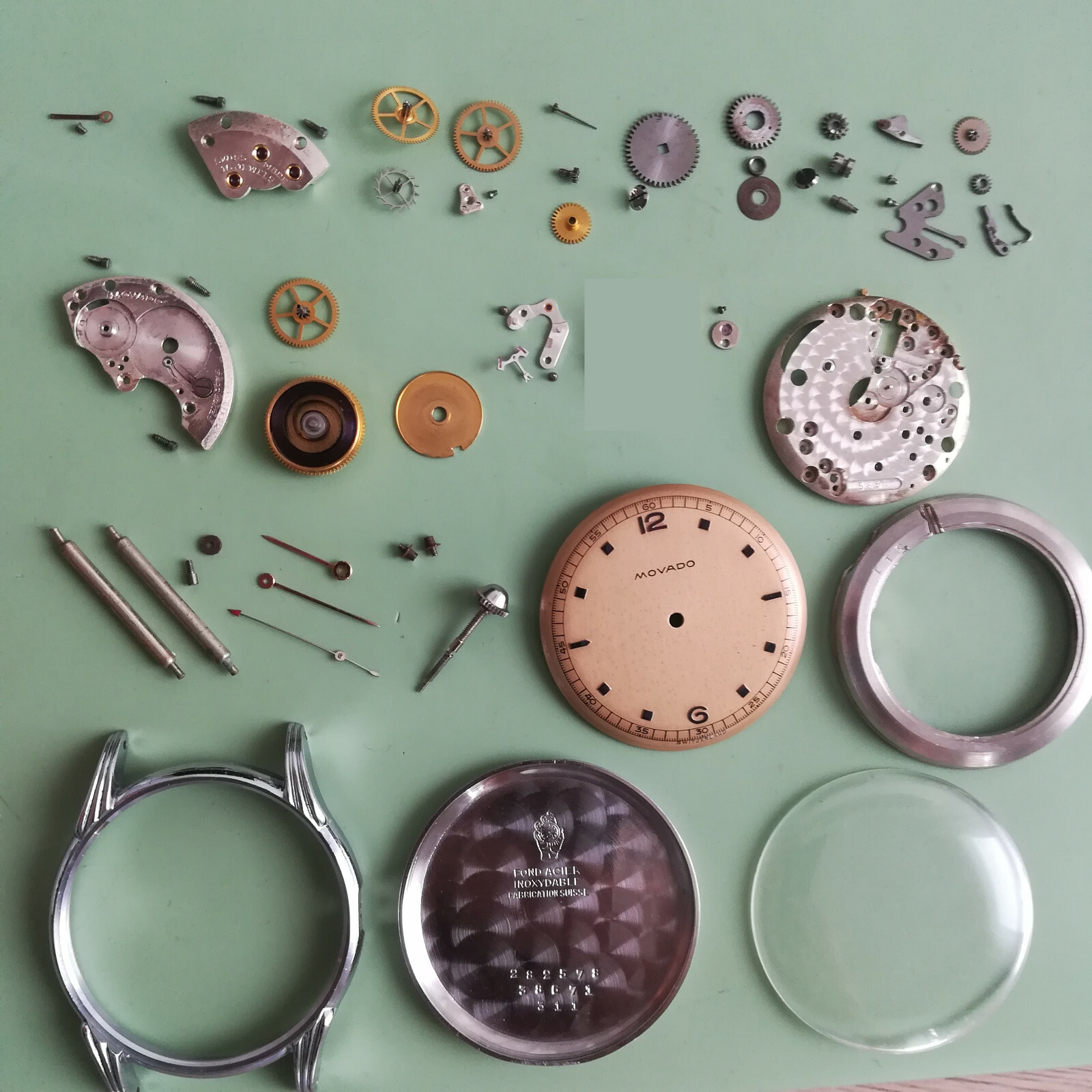READ DESCRIPTION!! Movado 260M watch movement parts