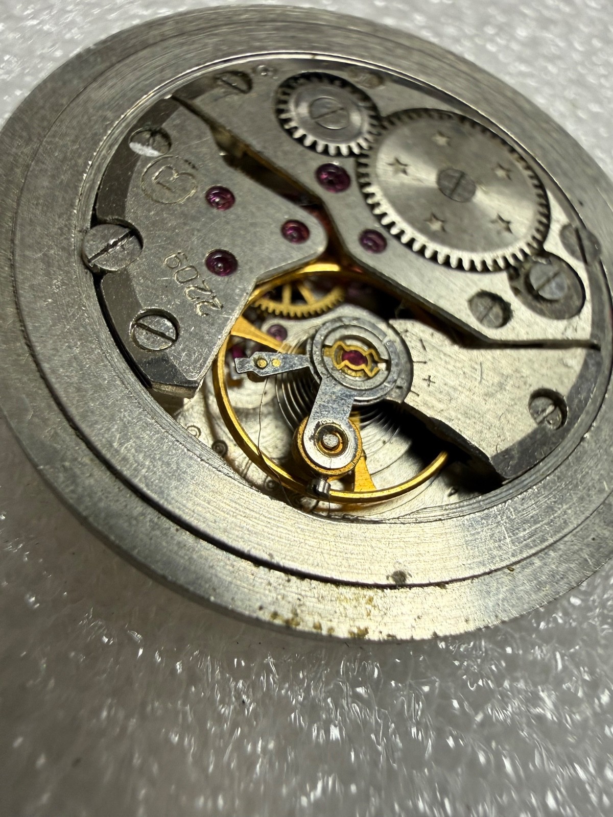 VINTAGE Vostok Wostok Cal. 2209 USSR SOVIET watch Movement. FOR PARTS