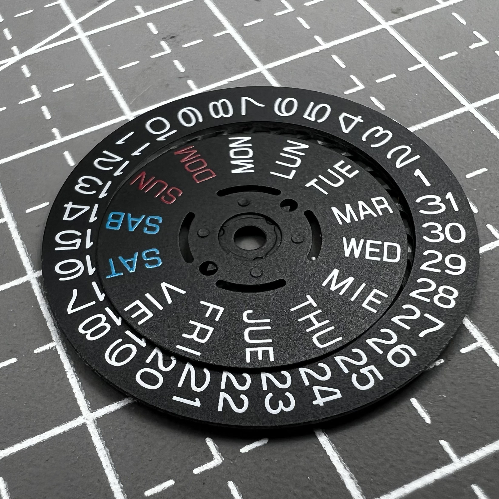 English Font Black Date Disk Week Wheel Date At 3 Crown 3.0 for Seiko NH36