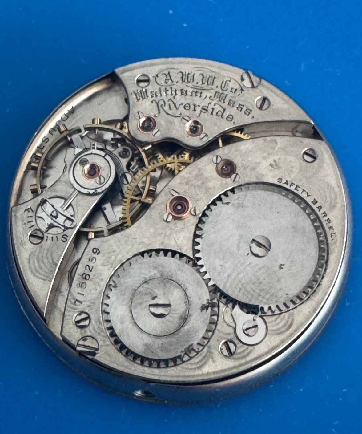12 SIZE WALTHAM GRADE RIVERSIDE POCKET WATCH MOVEMENT OVERBANKED 17 JEWEL