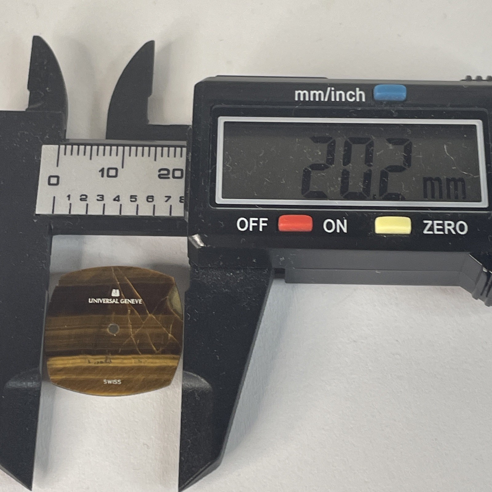 Rare Vintage Universal Geneve Square Tiger Eye Dial Cracked 20.2mm