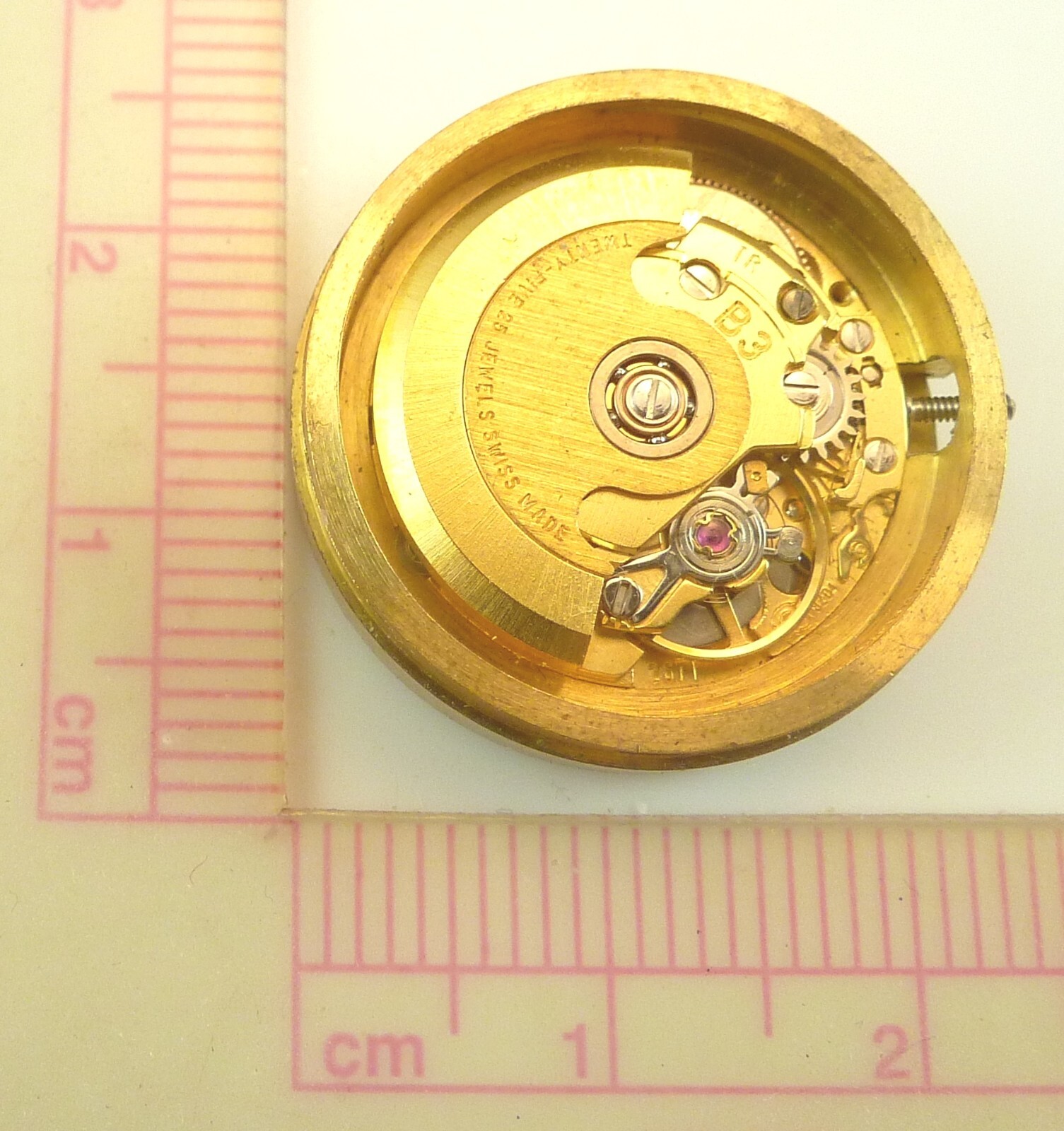 Unbranded Swiss 25 Jewel Wrist Watch Movement – Good Balance – Parts Repair