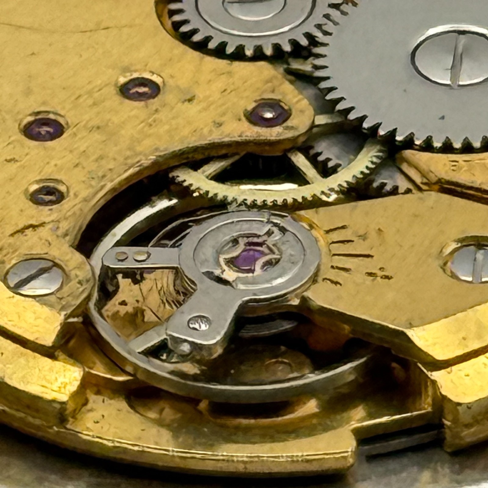 Peseux 7056 Watch Movement Rotary 17 Jewels Incabloc Date Manual Wind Parts 26mm