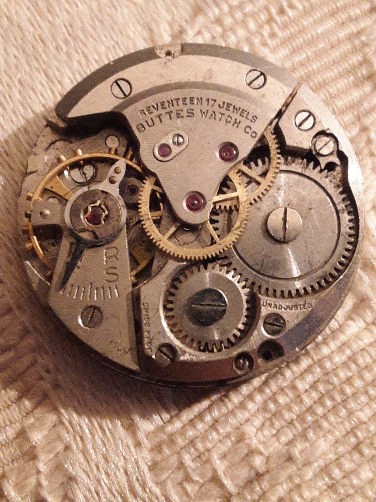 Early Butex Buttes Watch Co 17 Jewels Watch movement For parts / a is