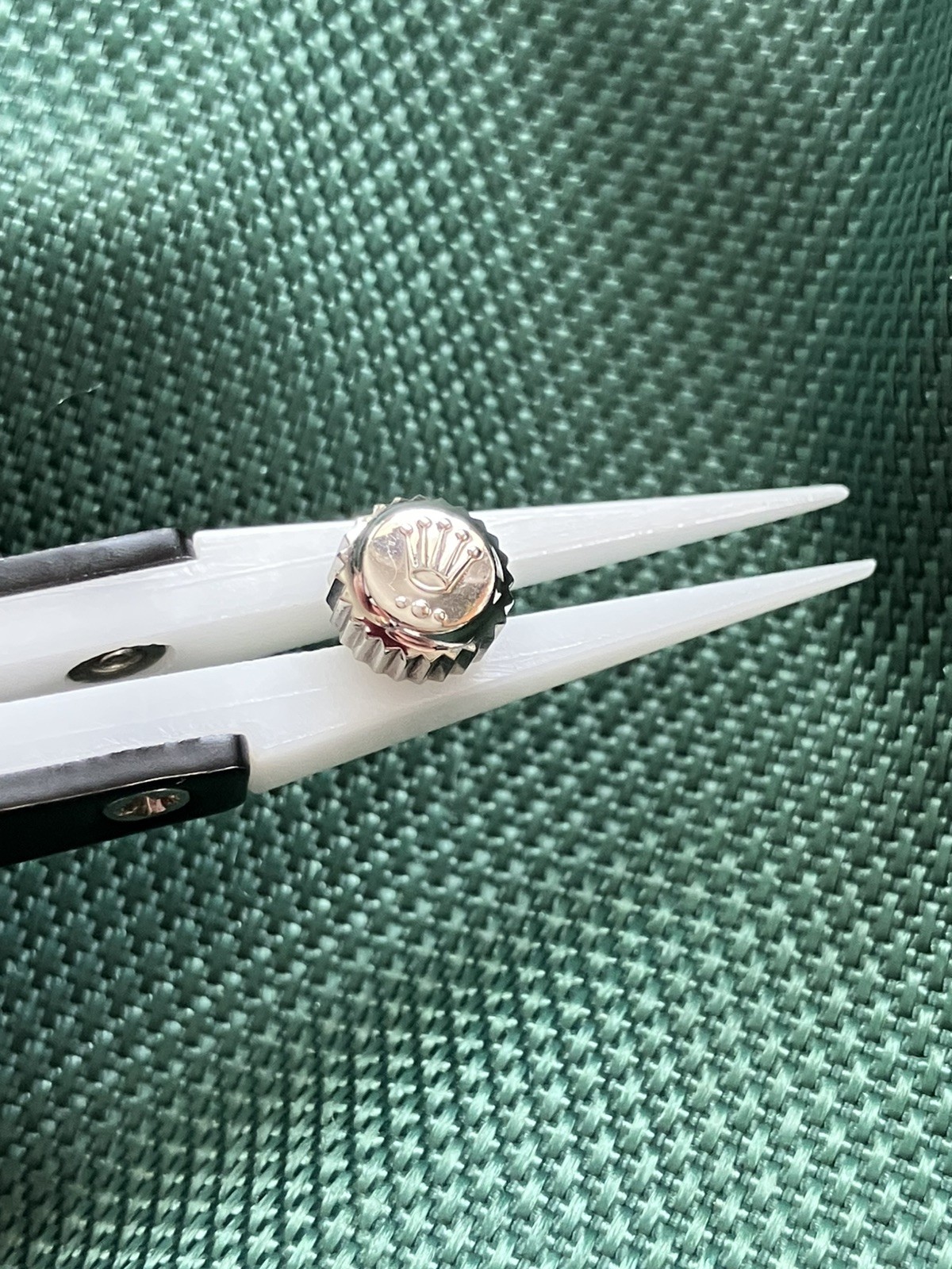 Genuine Rolex Submariner/Daytona 18k White Gold 7mm Crown. Preowned