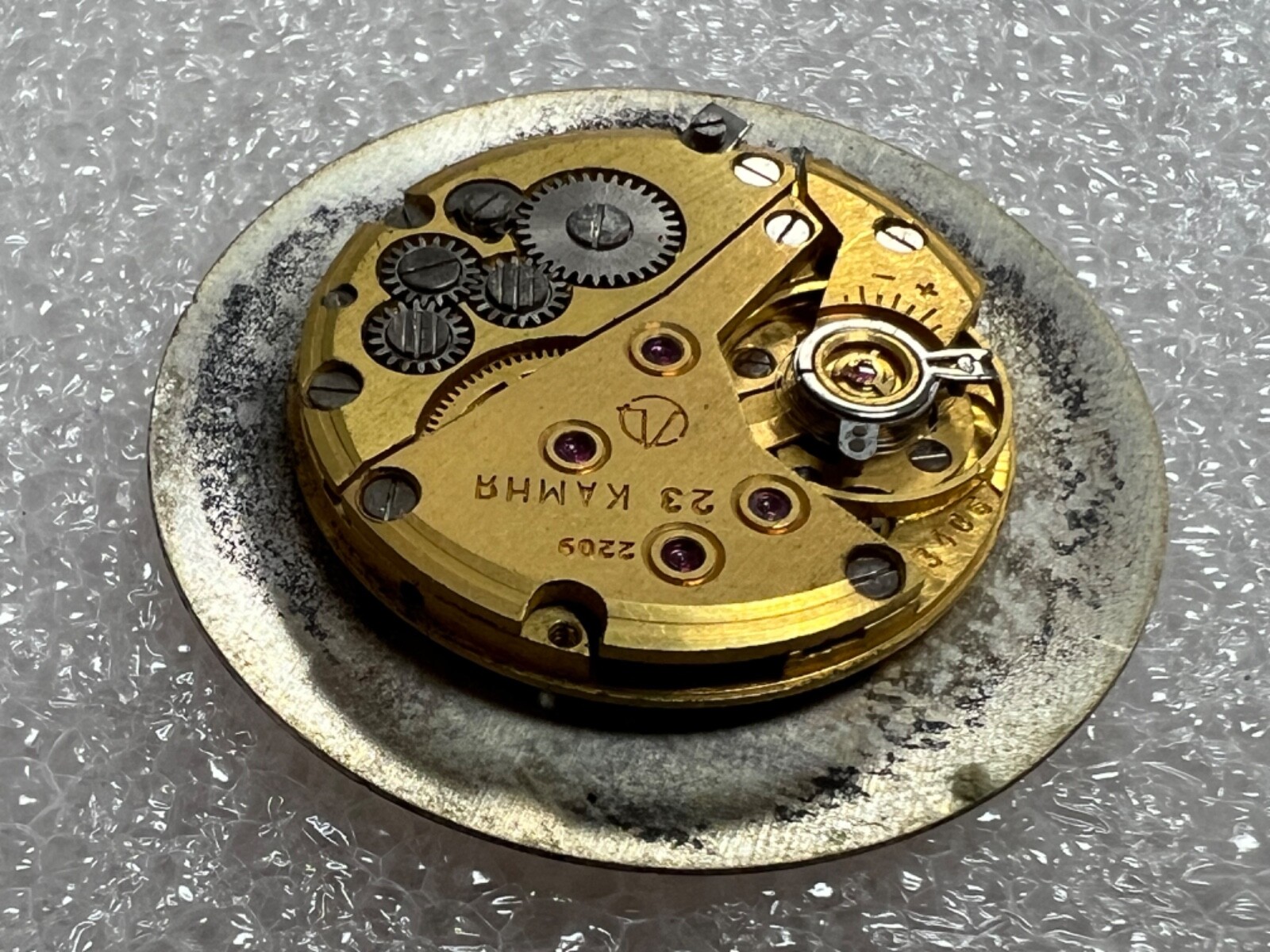 USSR LUCH movement 2209 caliber Gold Plated watch mechanism. FOR PARTS .