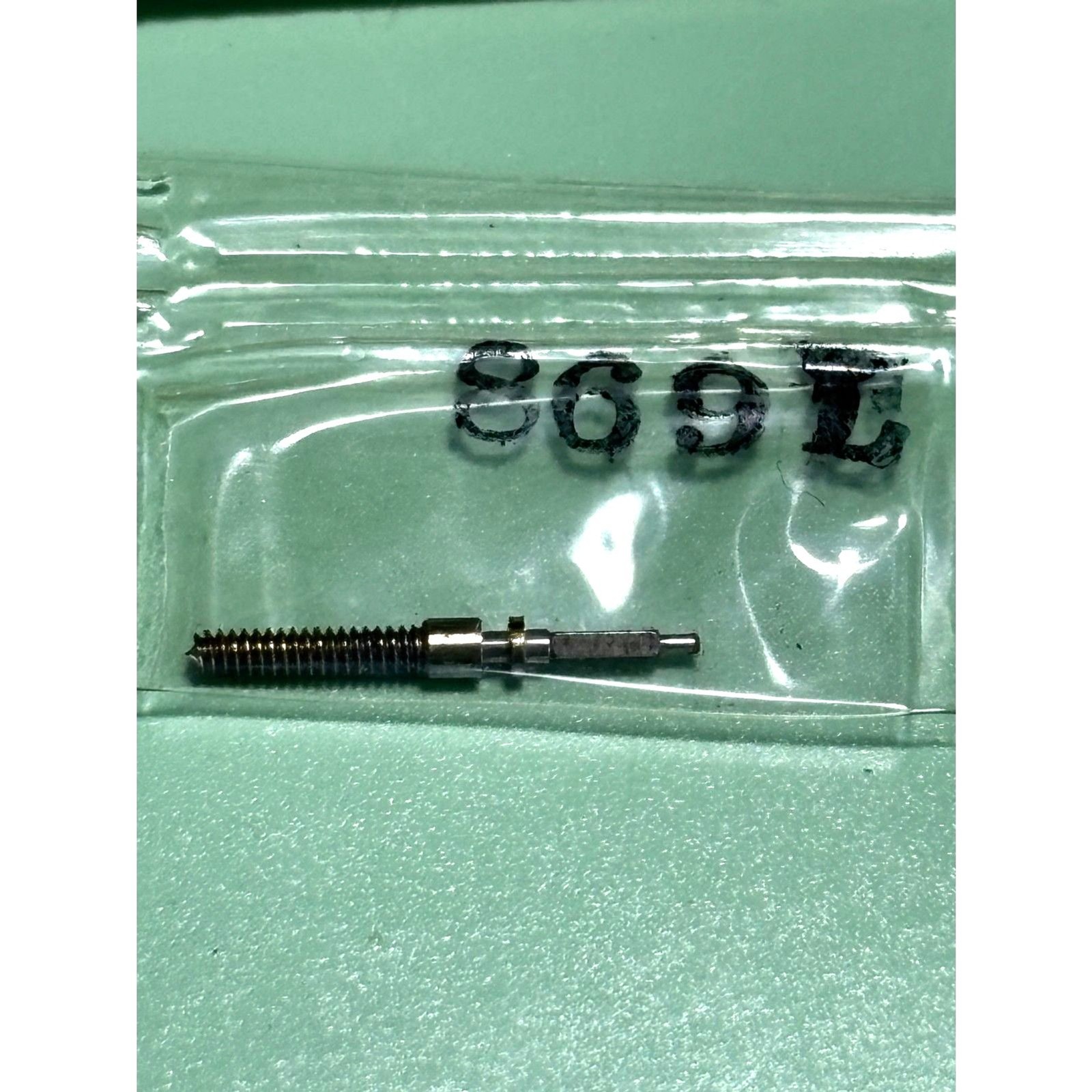 NOS Valjoux cal. 23, 72 Marshall #869L stem for vintage men’s watch, NOS