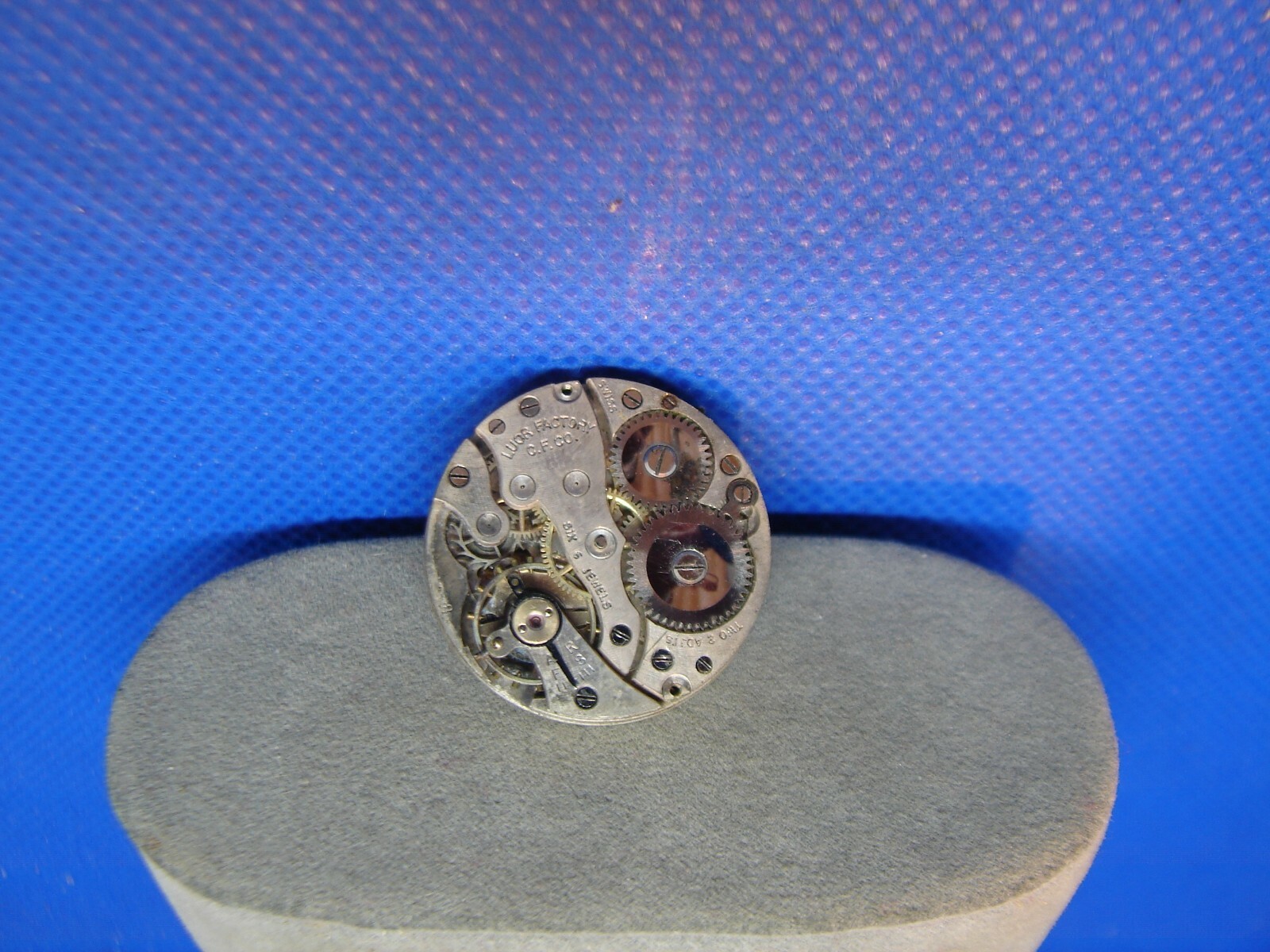 LUOR FACTORY C.F. Co WRISTWATCH MOVEMENT PARTS OR REPAIR! b3x7