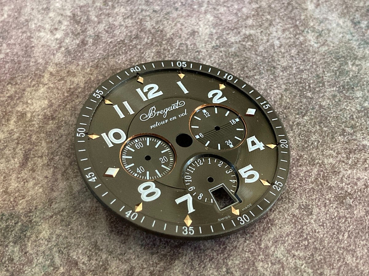 BREGUET – Round black Dial – Date – Arabic chapter – MINT – Breguetdial1
