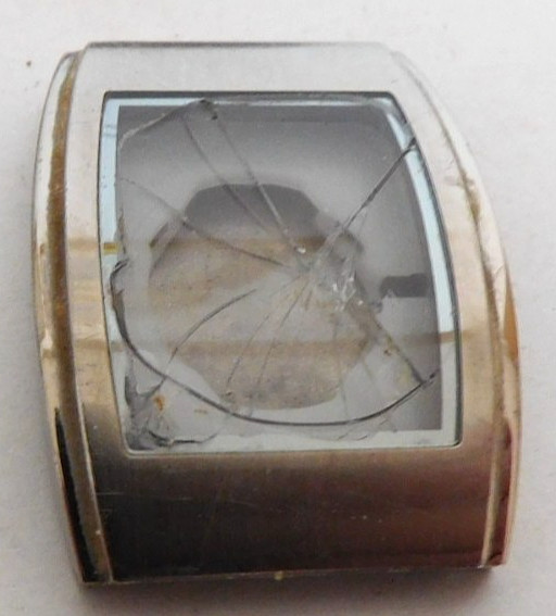 SKAGEN 225 LTRM CASE BROKEN CRYSTAL. USED