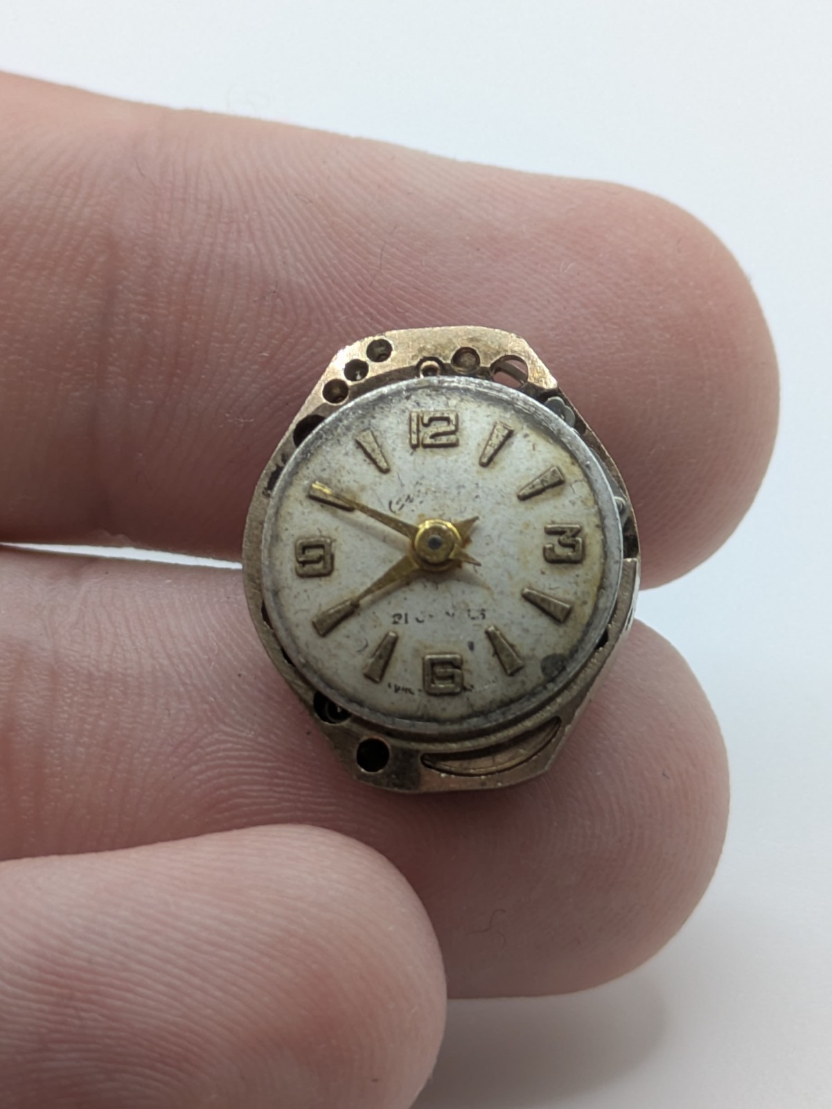 Accurist FHF 60 Manual Wind Watch Movement UNTESTED 21 Jewels Swiss 15.3mm