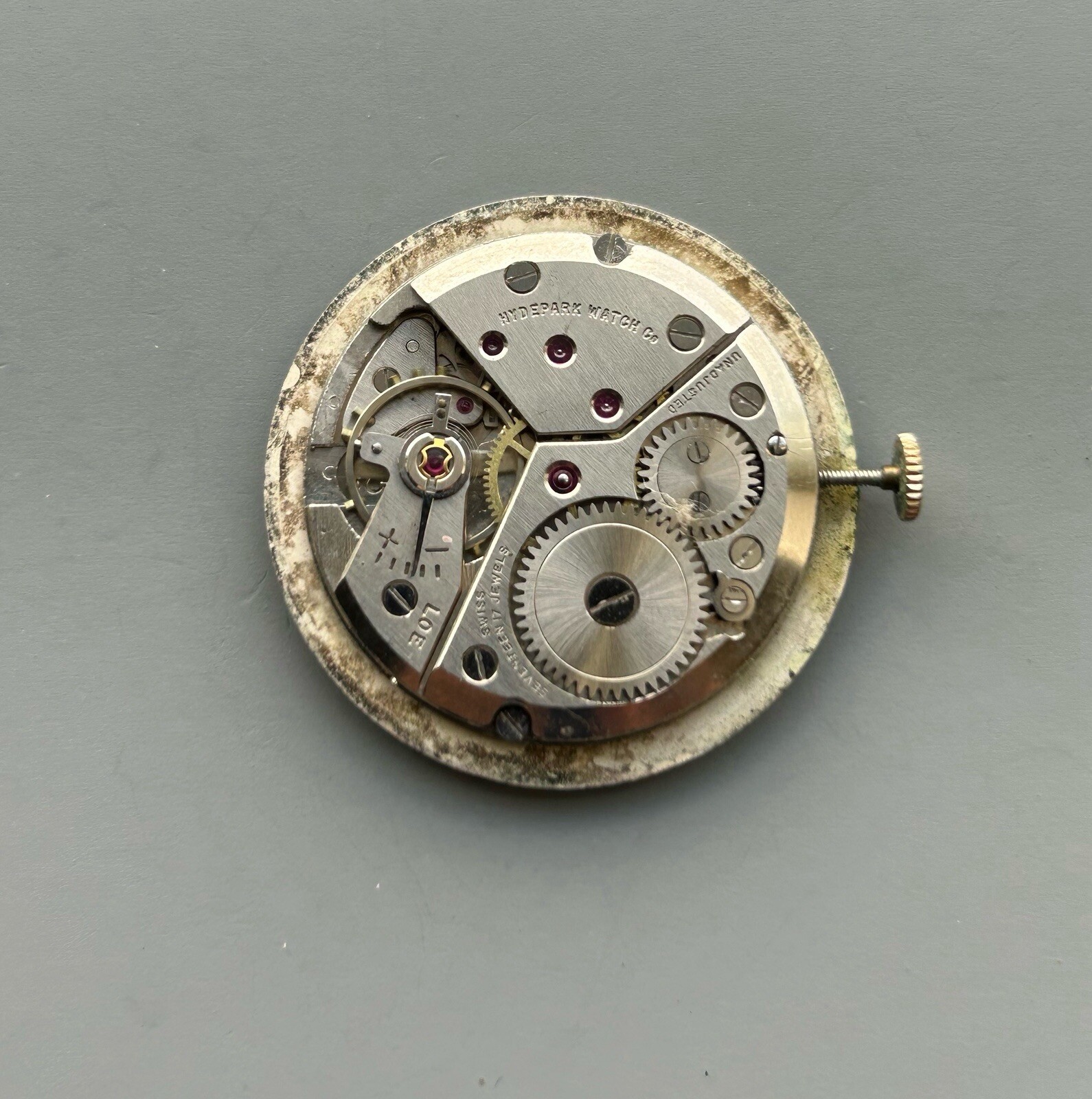 VINTAGE Andre Bouchard CALIBER P330 WATCH MOVEMENT FOR PARTS RUNS