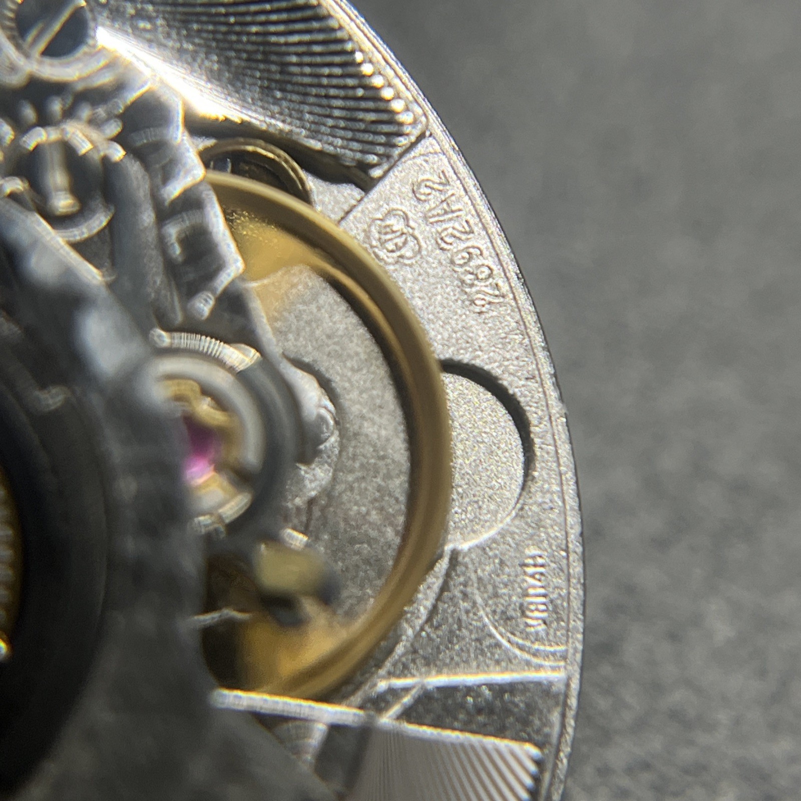 Cartier Cal. 049 Movement (ETA 2892-A2) 2/2