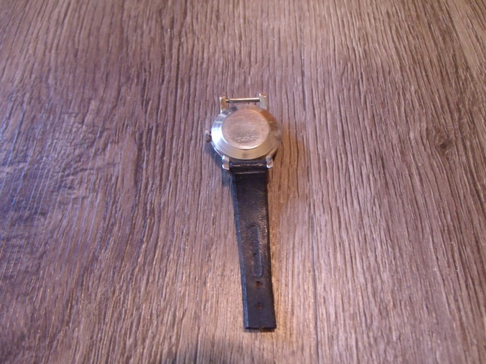 COLLECTIBLE TIMEX DATE WOMEN’S WRISTWATCH FOR PARTS OR REPAIR