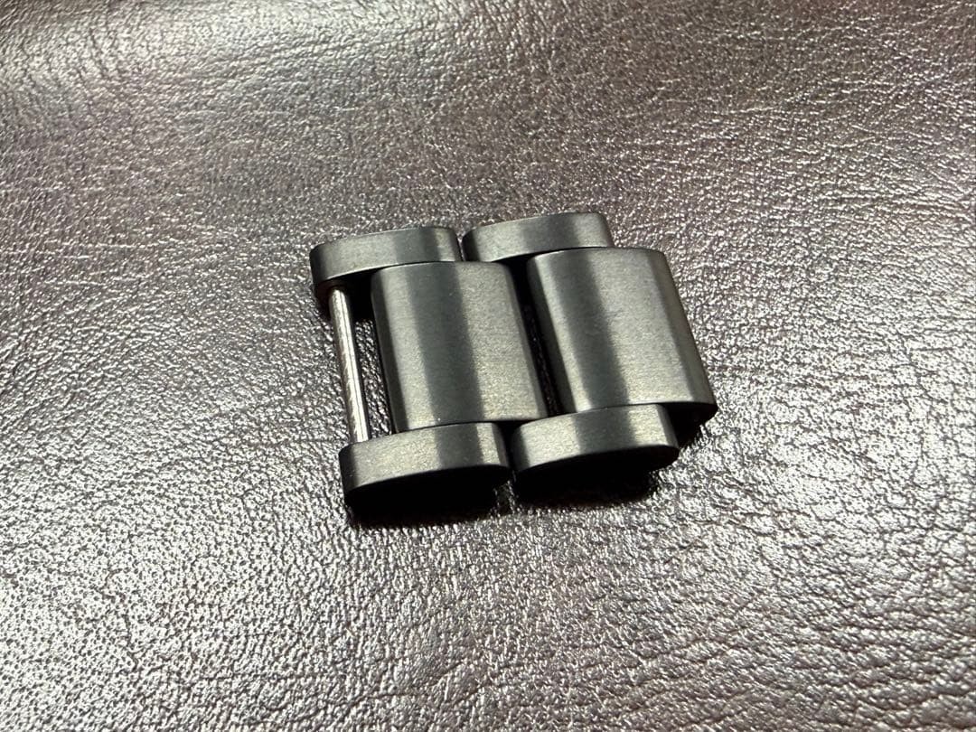 Tudor Heritage Black Bay Dark 79230DK Original 2 Links, 18mm width
