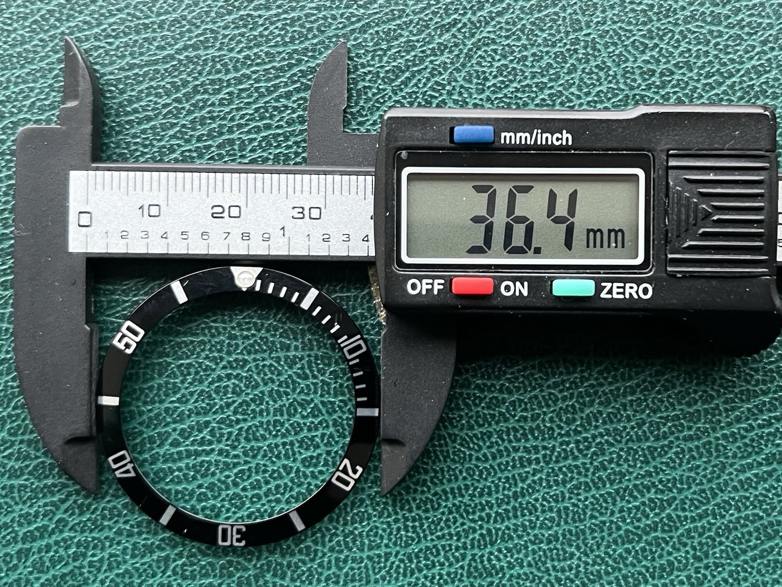 Genuine ROLEX Submariner 16610 16800 168000 “Pointed 4” Black Bezel Insert #1455