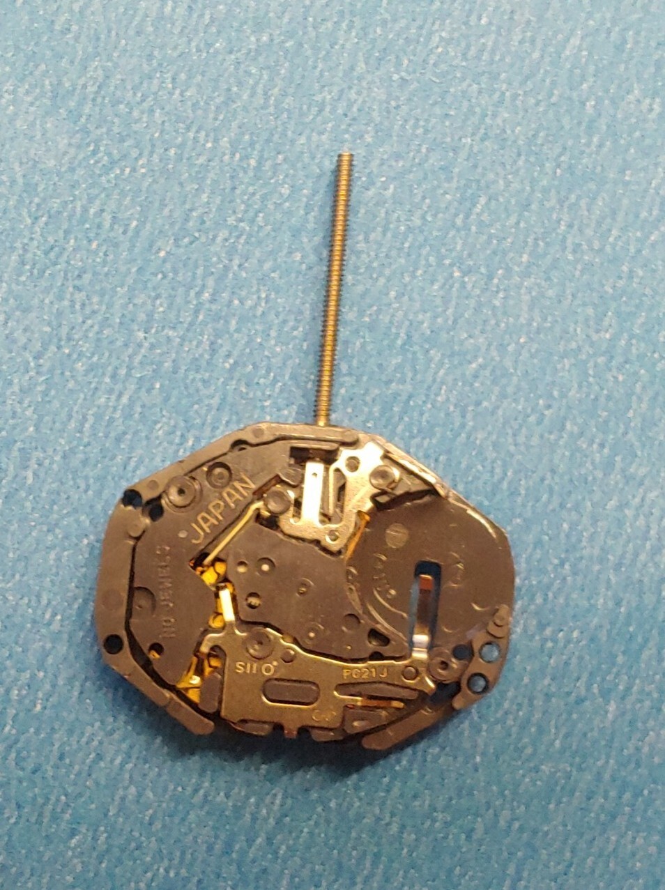 S 11 O PC21J-H=4.15 Quartz Movement. NOS. Sets, Runs, Keeps Time 24 Hrs.
