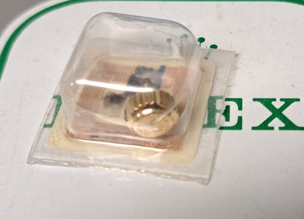 Original Rolex 24 703 8 crown yellow gold submariner 18K – brand new factory sea