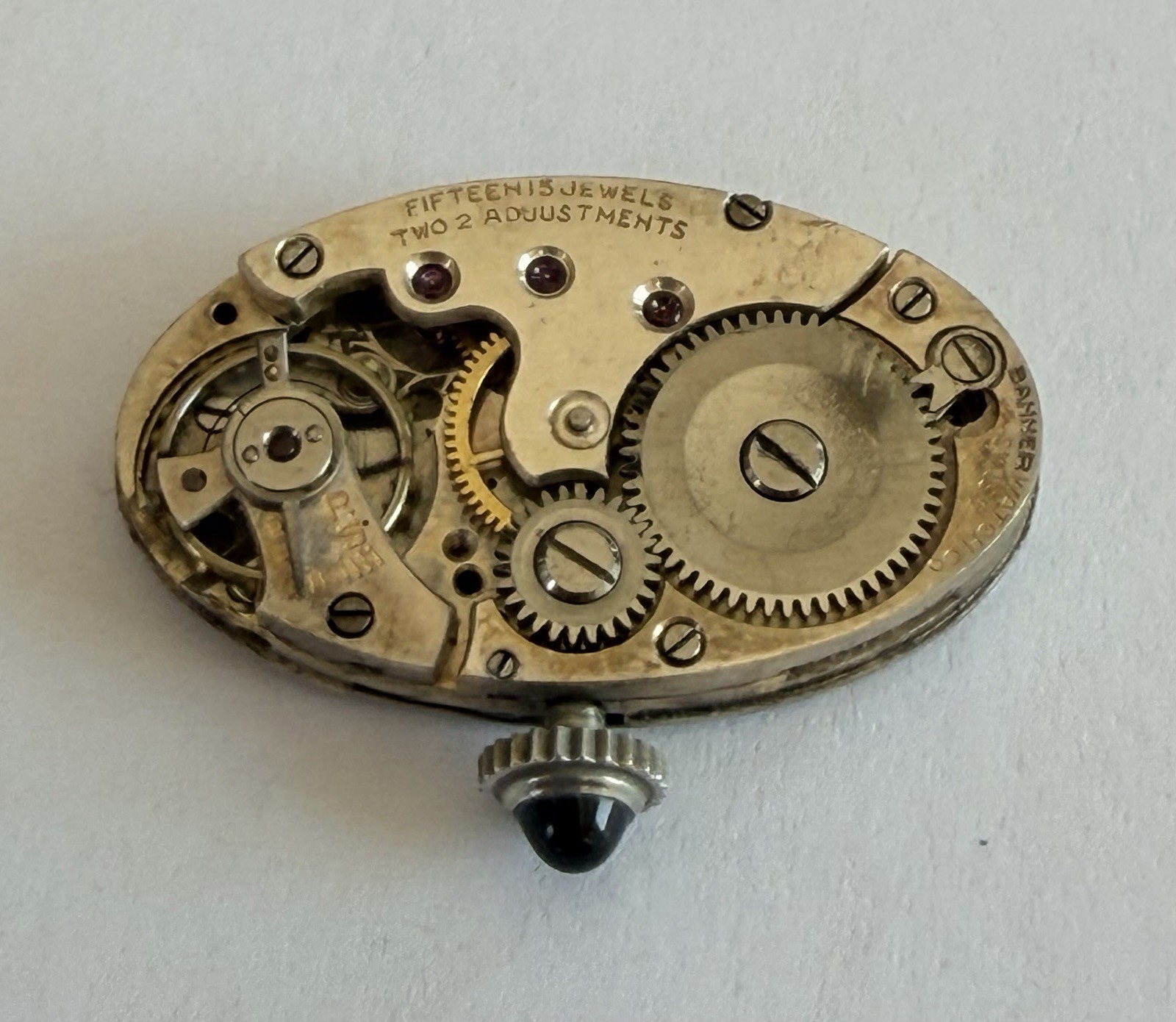 Working Vintage Banner Watch Co Oval Dial & Movement 15J 2 Adj Art Deco Swiss