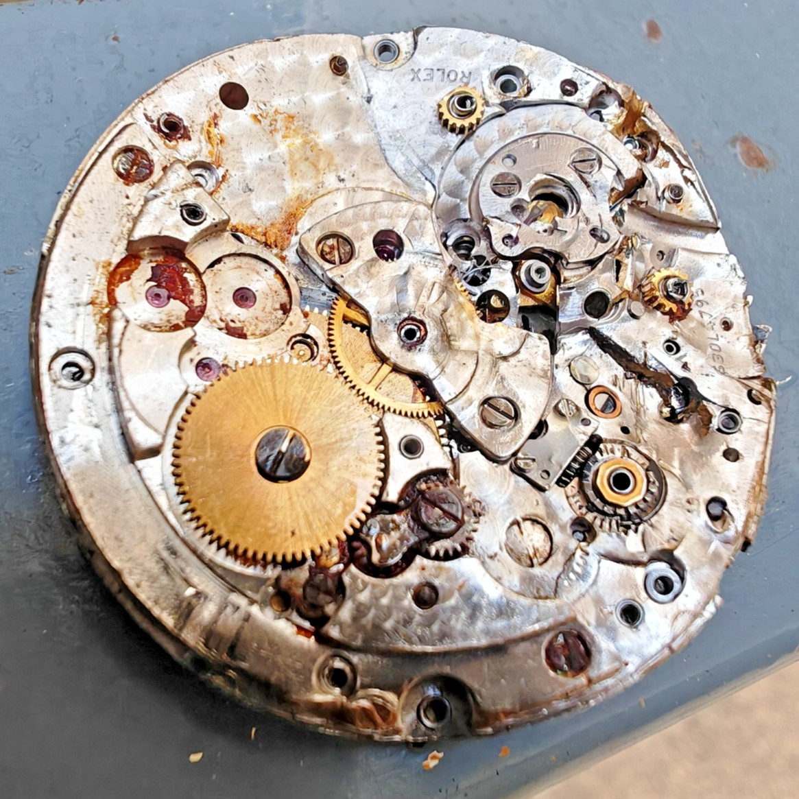 Orig ROLEX Sky-dweller movement CAL 9002 damaged incomplete crushed