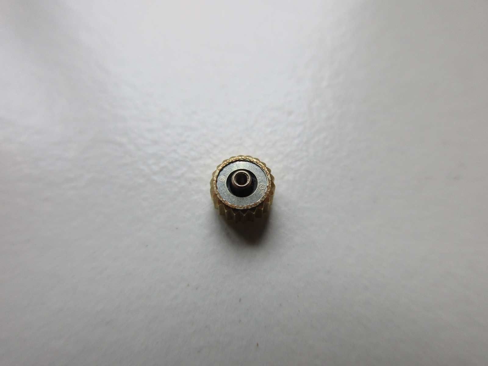 Rado N.O.S. yellow-plated watch crown ø 4.4 mm ~ stem thread 0.9 – 2.5 mm high