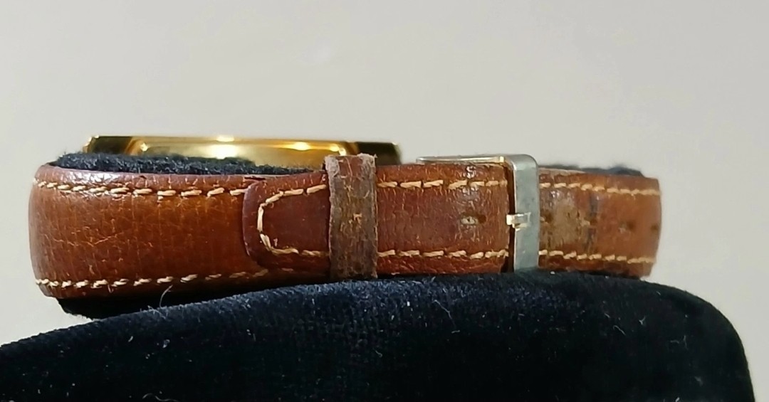 Vintage GRUEN Curvex Quartz Gold Plate Women’s Watch