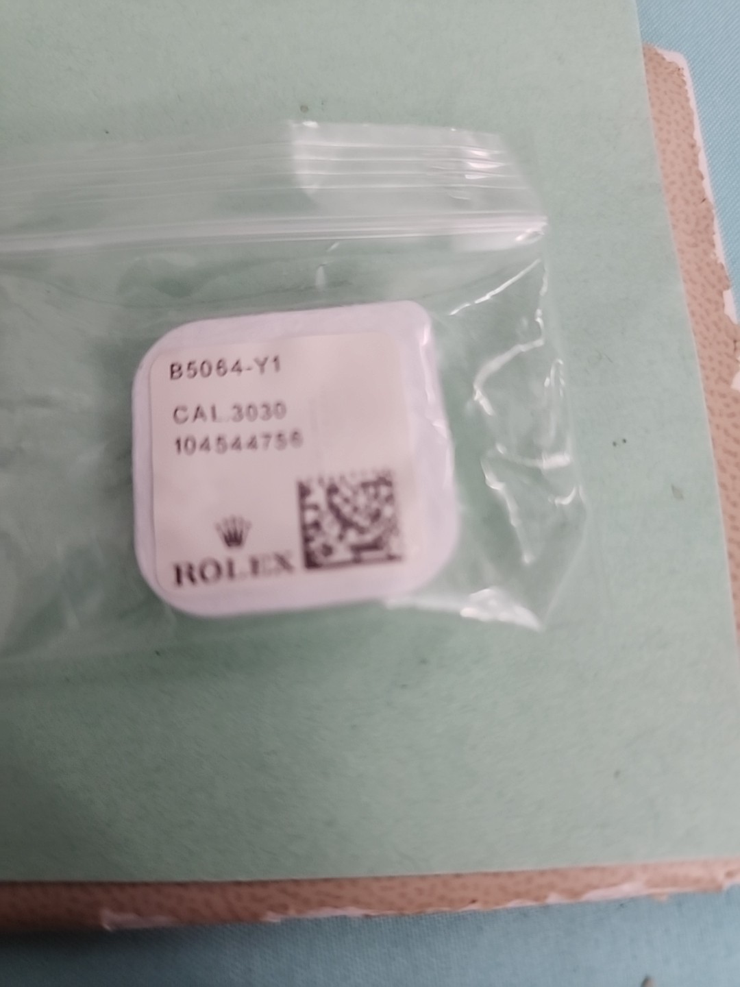GENUINE Rolex 3035 5064 Axle For Oscillating Weight New Sealed