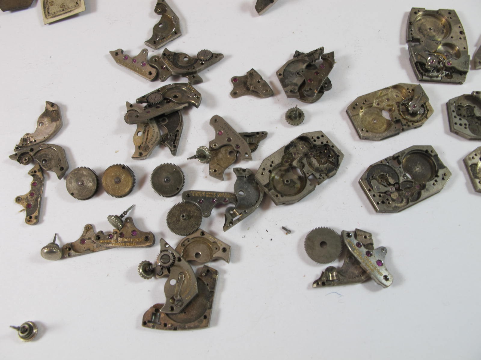GRUEN CALIBER 153 WATCH MOVEMENTS + DIALS