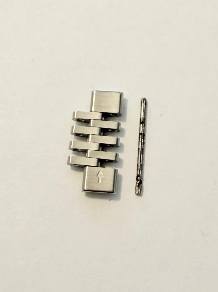 Authentic Gucci Timeless 126.4 Stainless Steel 18mm Band Link