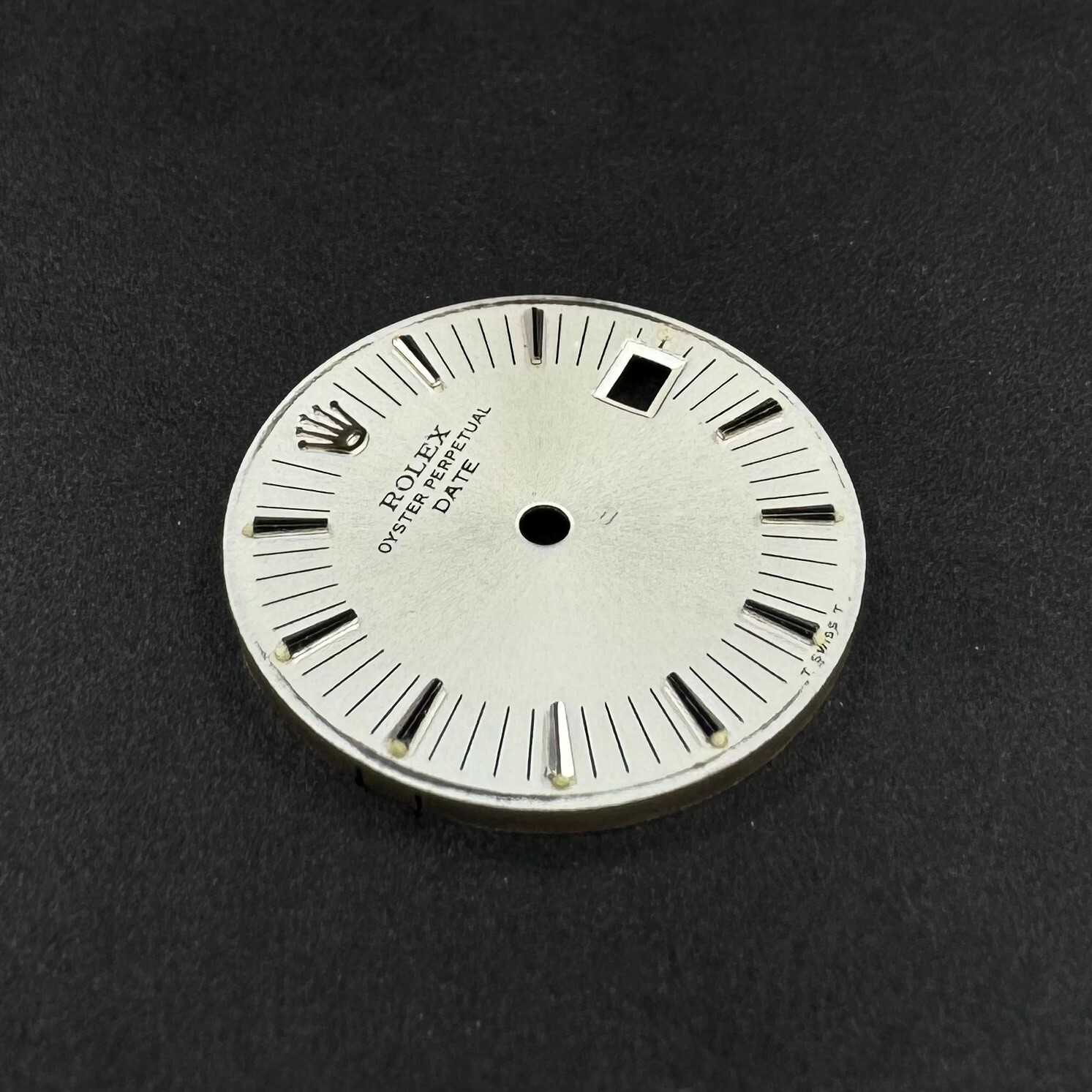 AUTHENTIC ROLEX LADIES 26MM DATE SILVER WHITE GOLD INDEX DIAL 69179