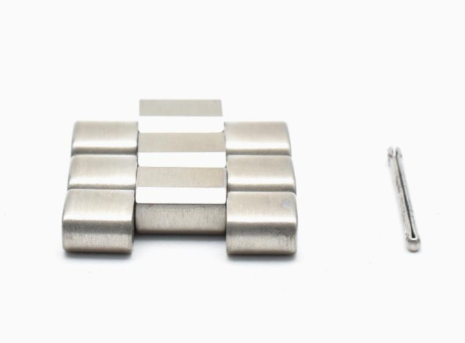 Genuine TAG Heuer 2000 Professional WK1110 3 Extra Bracelet Links Silver 17mm