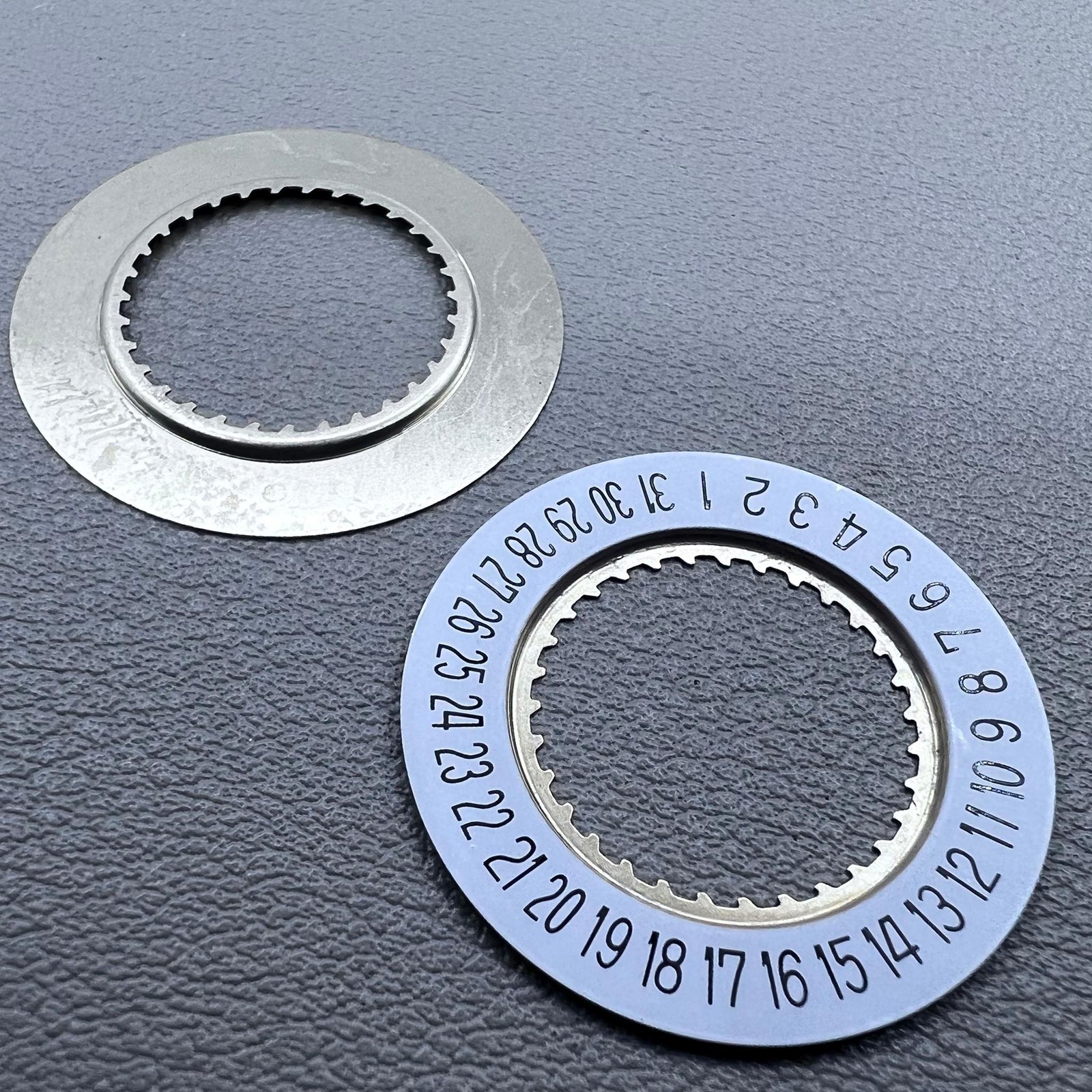 2 PIECES White Date Disk Wheel Date Wheel Date@6 for Ronda 5040D 5030D Movement