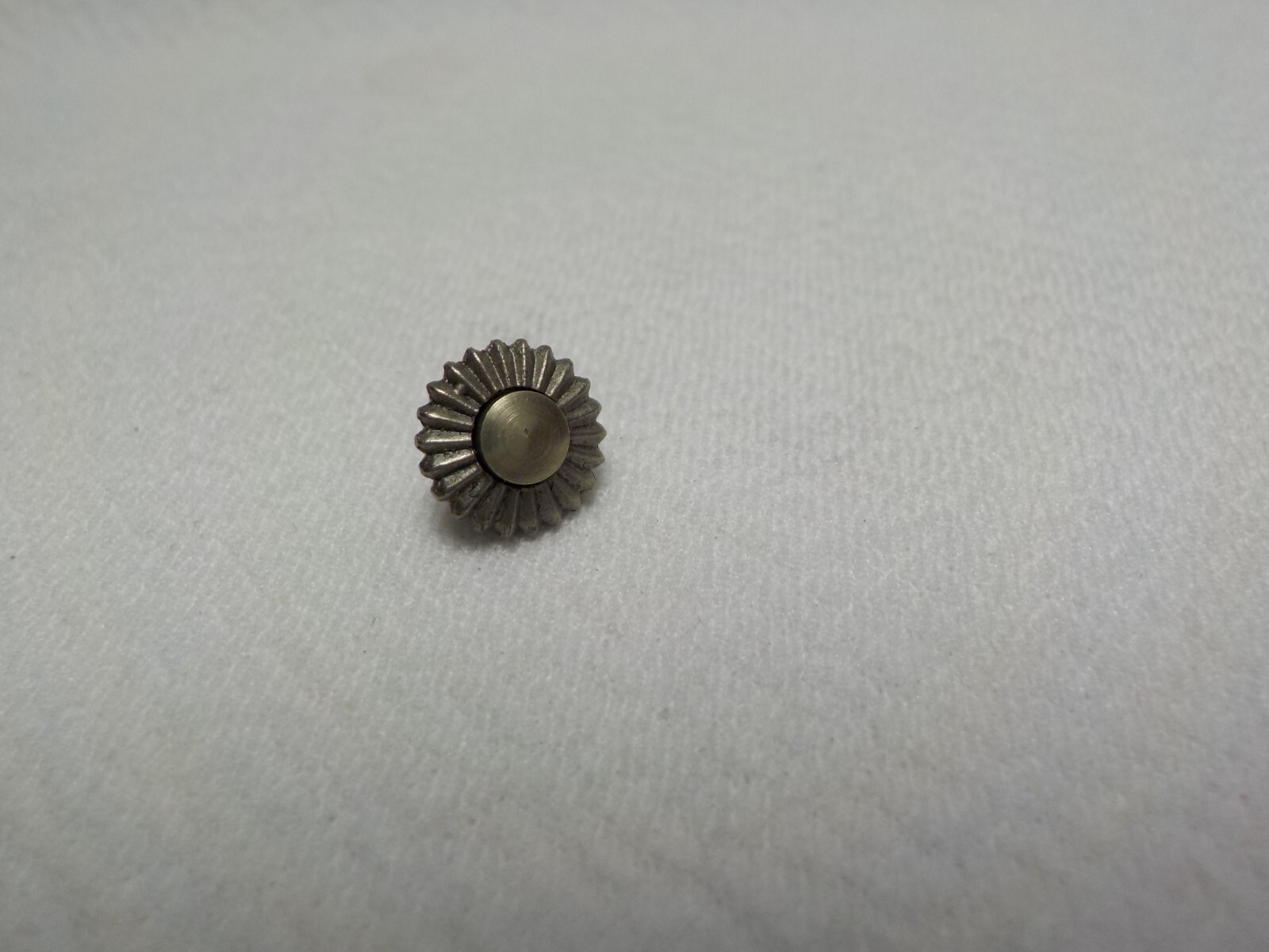 VINTAGE 8.2 MM SILVER POCKET WATCH CROWN WATCHMAKERS REPLACEMENT PART #17