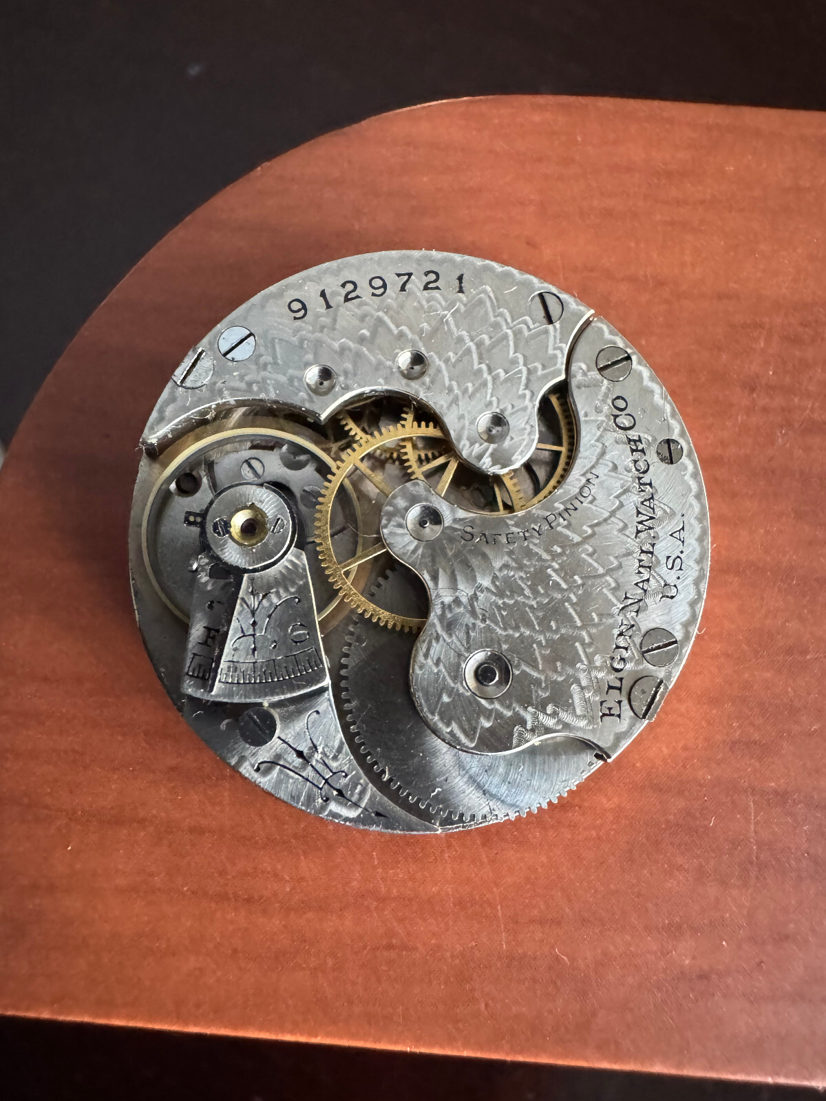 VINTAGE 0 SIZE ELGIN POCKET WATCH MOVEMENT GR. 222 KEEPING TIME