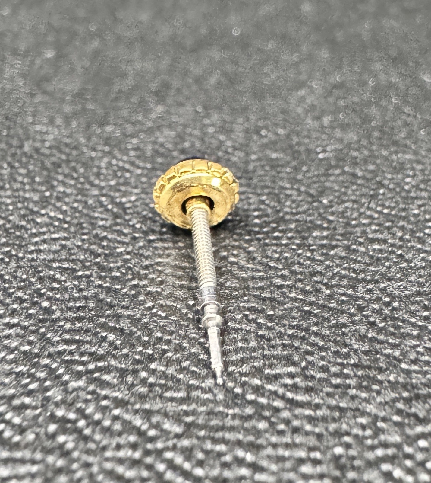 Genuine Cartier Crown Gold Plate With Blue Sapphire Stone 4.3 mm Tube 1.6 mm C15