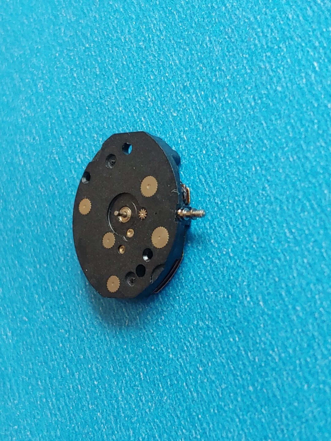 Pulsar Time Inc Y580A 2 Hand Quartz Movement. NOS Sets, Runs, Keeps Time 24 Hrs.