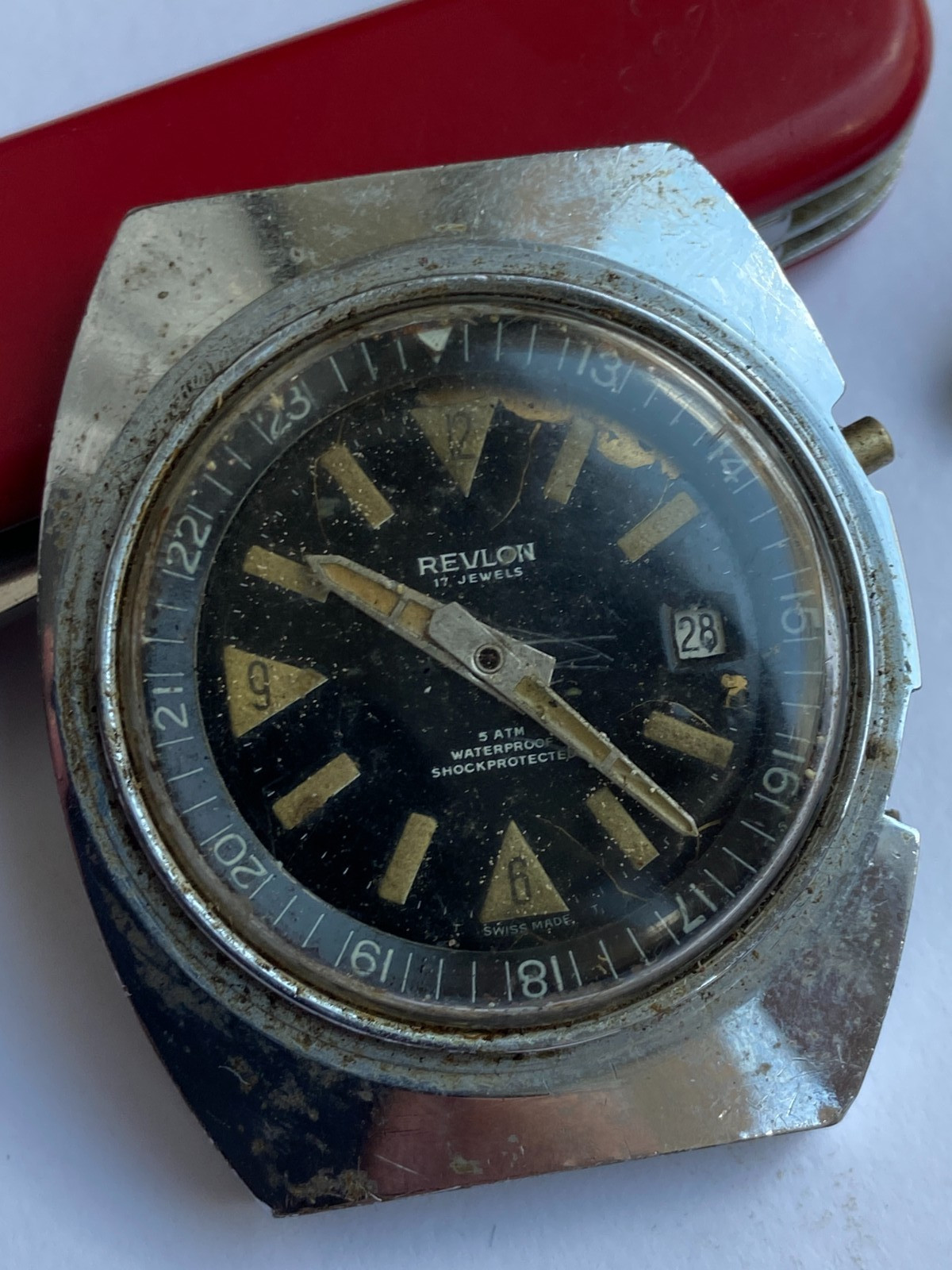 VINTAGE MEN WRIST WATCH SALE FOR PARTS REVLON DIVER OVERSIZE CAL. EB 8800