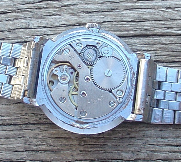 Rare original Womens watch ELEKTRONIKA “QUARTZ” Russian USSR Quality mark