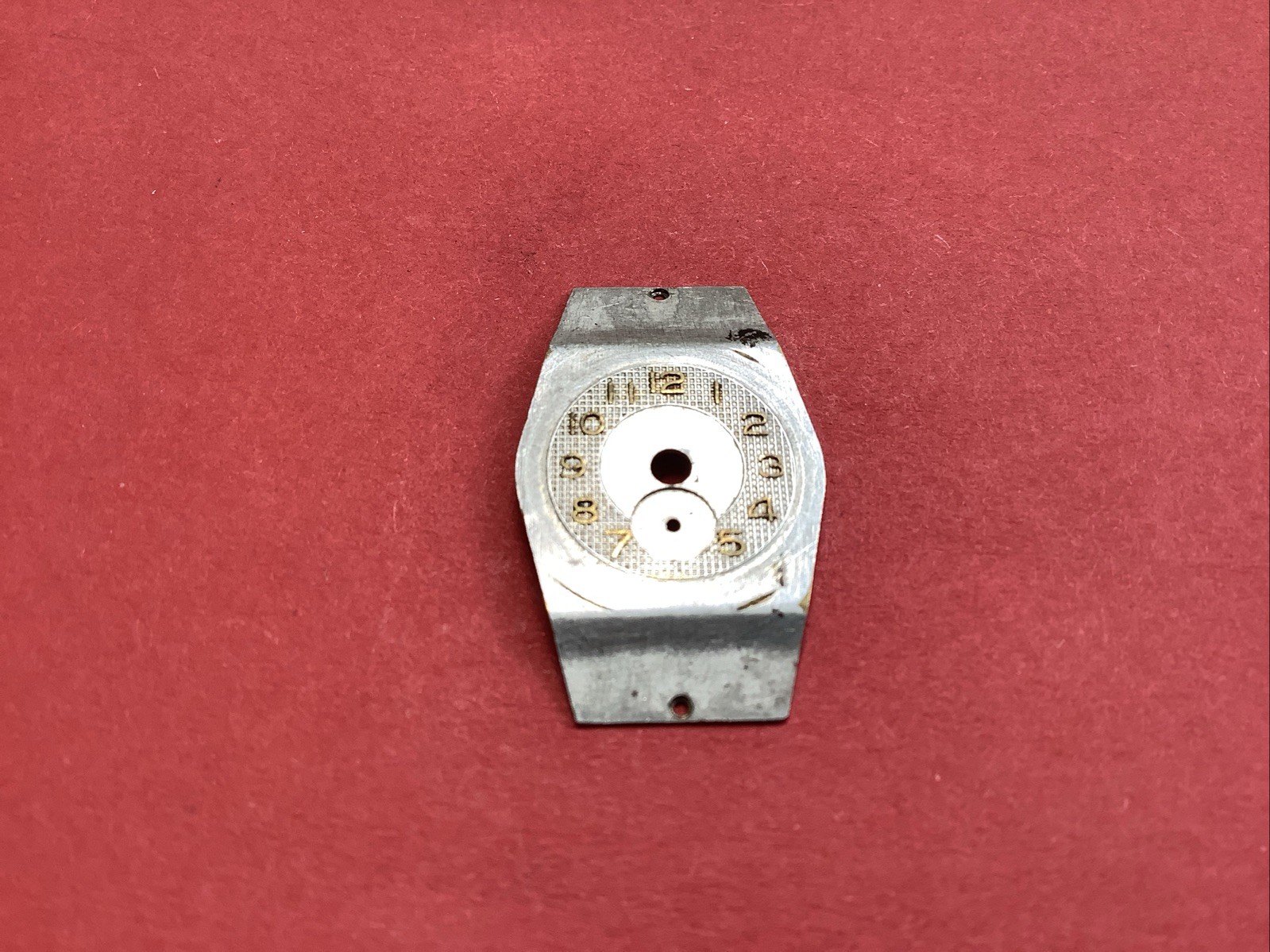ZVEZDA (ZARIA) T 28 Dial 28.6mm X 17.4mm