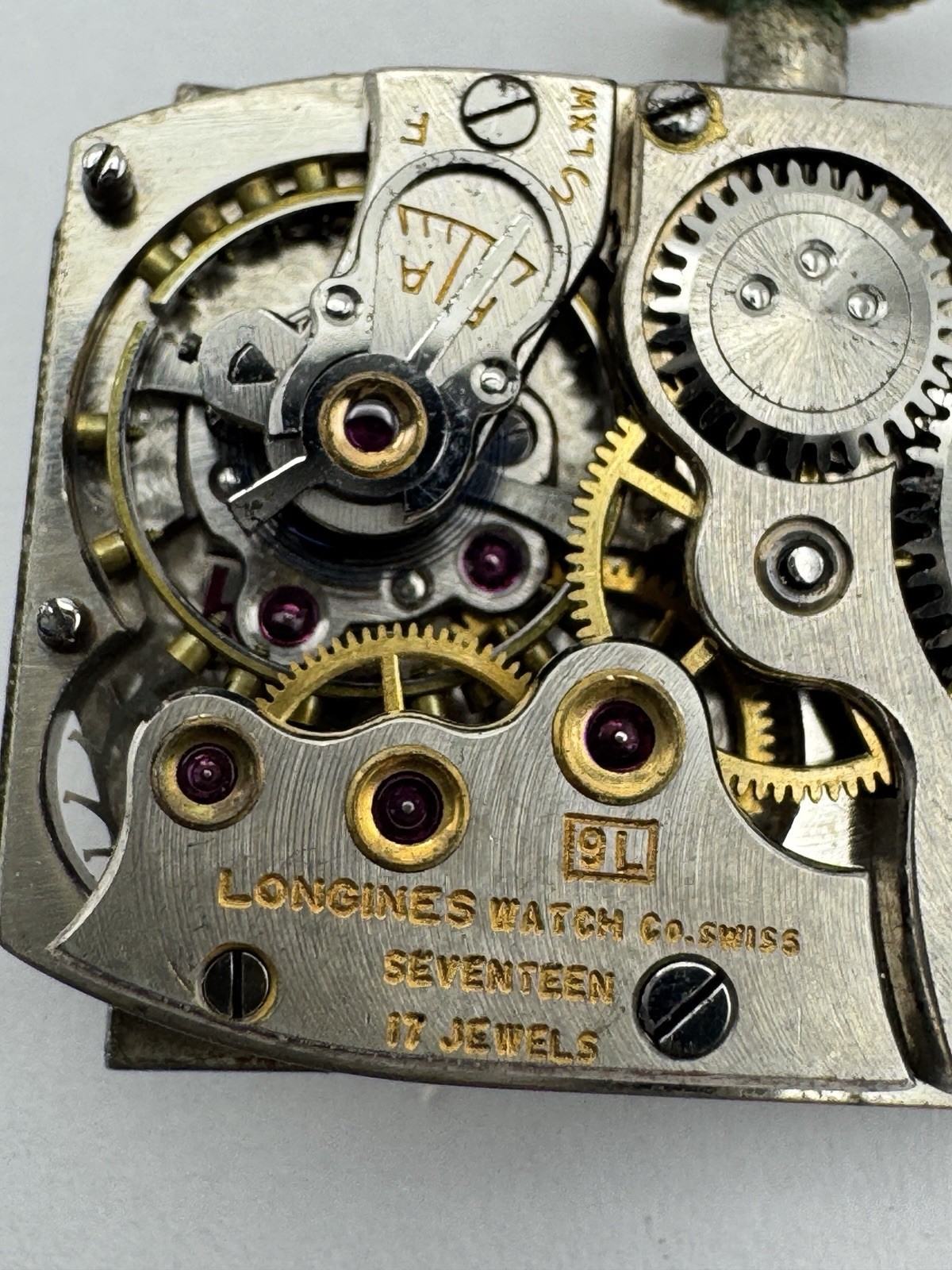 Vintage Longines Cal 9L Mens Wristwatch Movement – Runs