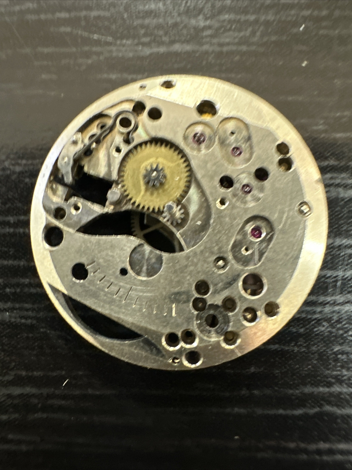Vintage Bulova 1945 10BA 17 jewel wrist watch movement For Parts And Repairs