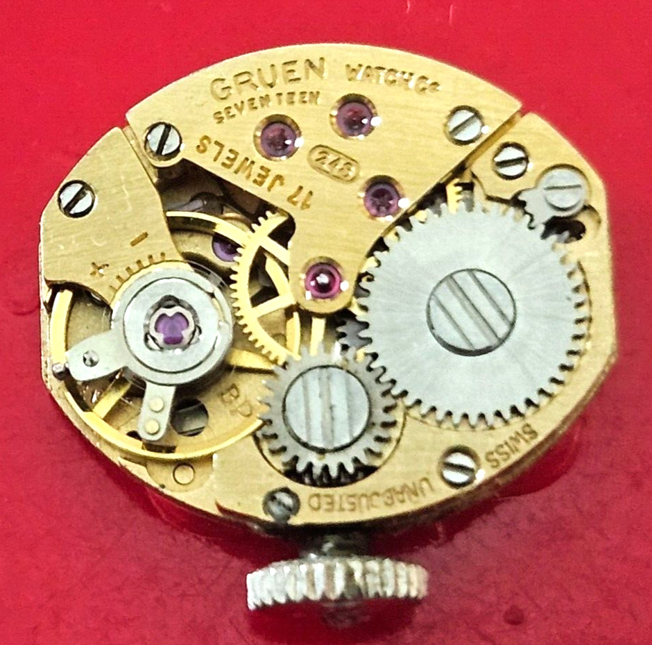GRUEN 243 17J Watch Movement (REMOVED FROM GOLD CASE/BALANCE RUNS) LOT.325