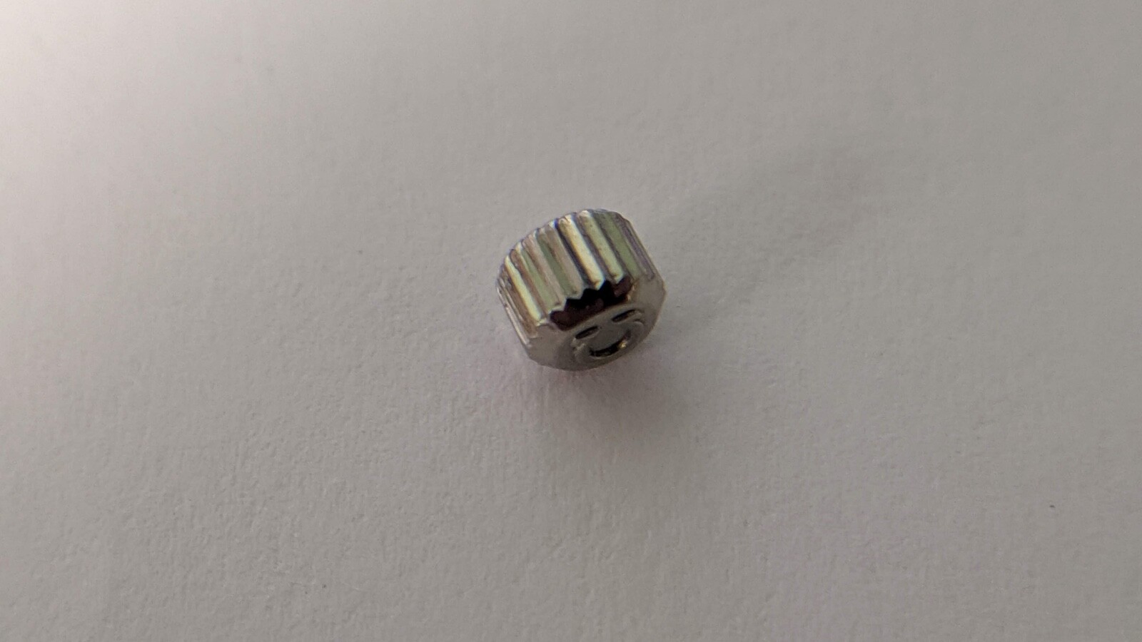 Used Genuine Omega S/S White Crown 3.7mm diameter, 2.8mm height, tap 10 (0.90mm)