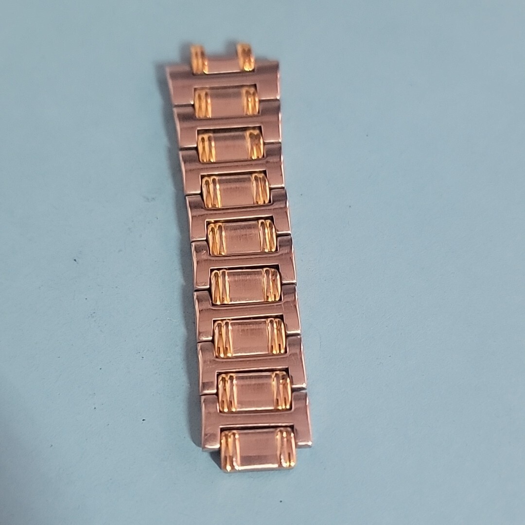 Partial Band Links For Gucci 9000L Two Tone This is 1 Piece Can’t Be Separated.