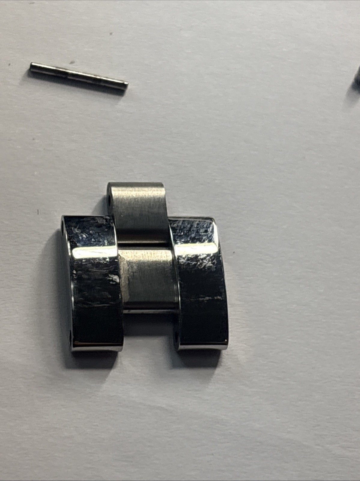 Cartier Roadster One Link As Is With 3 Screws And A Pin 18mm