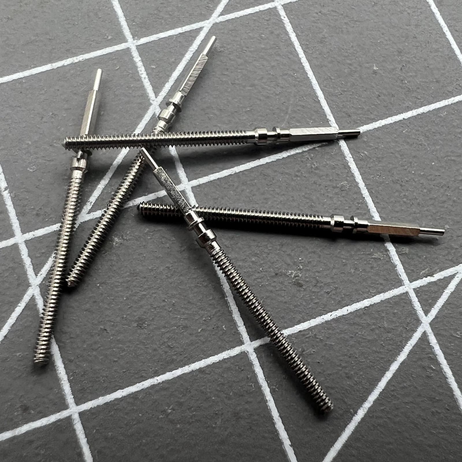 2 PIECES Watch Winding Stems Spare Parts for Omega 560 561 562 564 565 Movements
