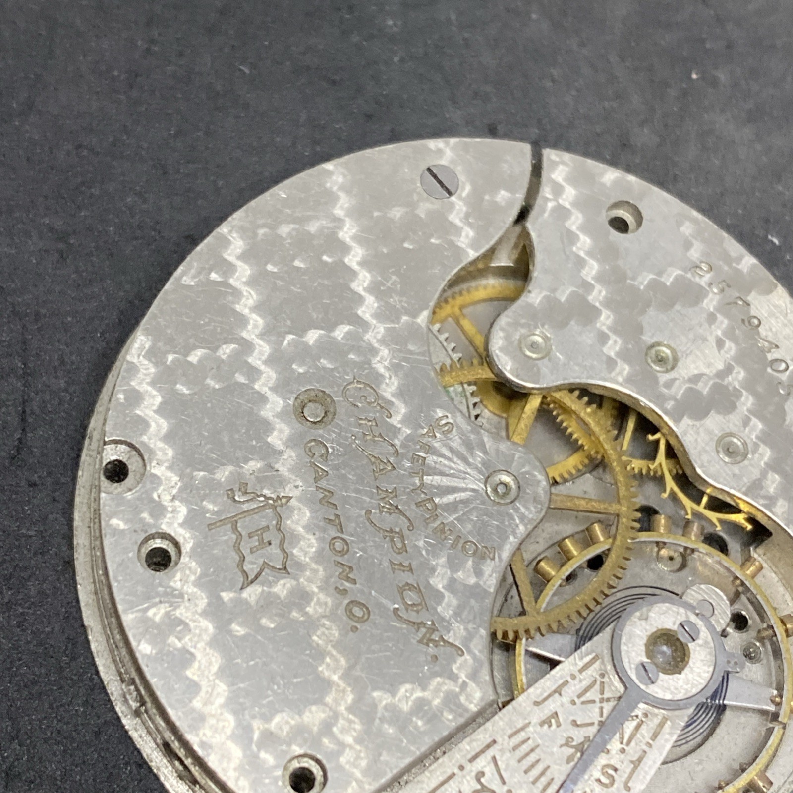 Hampden Pocket Watch Movement Champion H In Flag Size 16s 7j Hunter 3 Part F7690