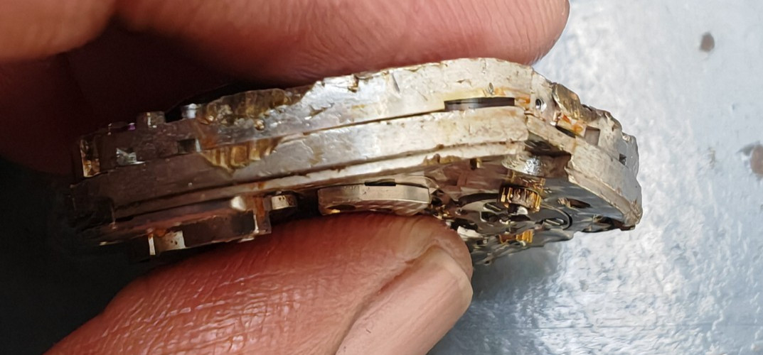 Orig ROLEX Sky-dweller movement CAL 9002 damaged incomplete crushed