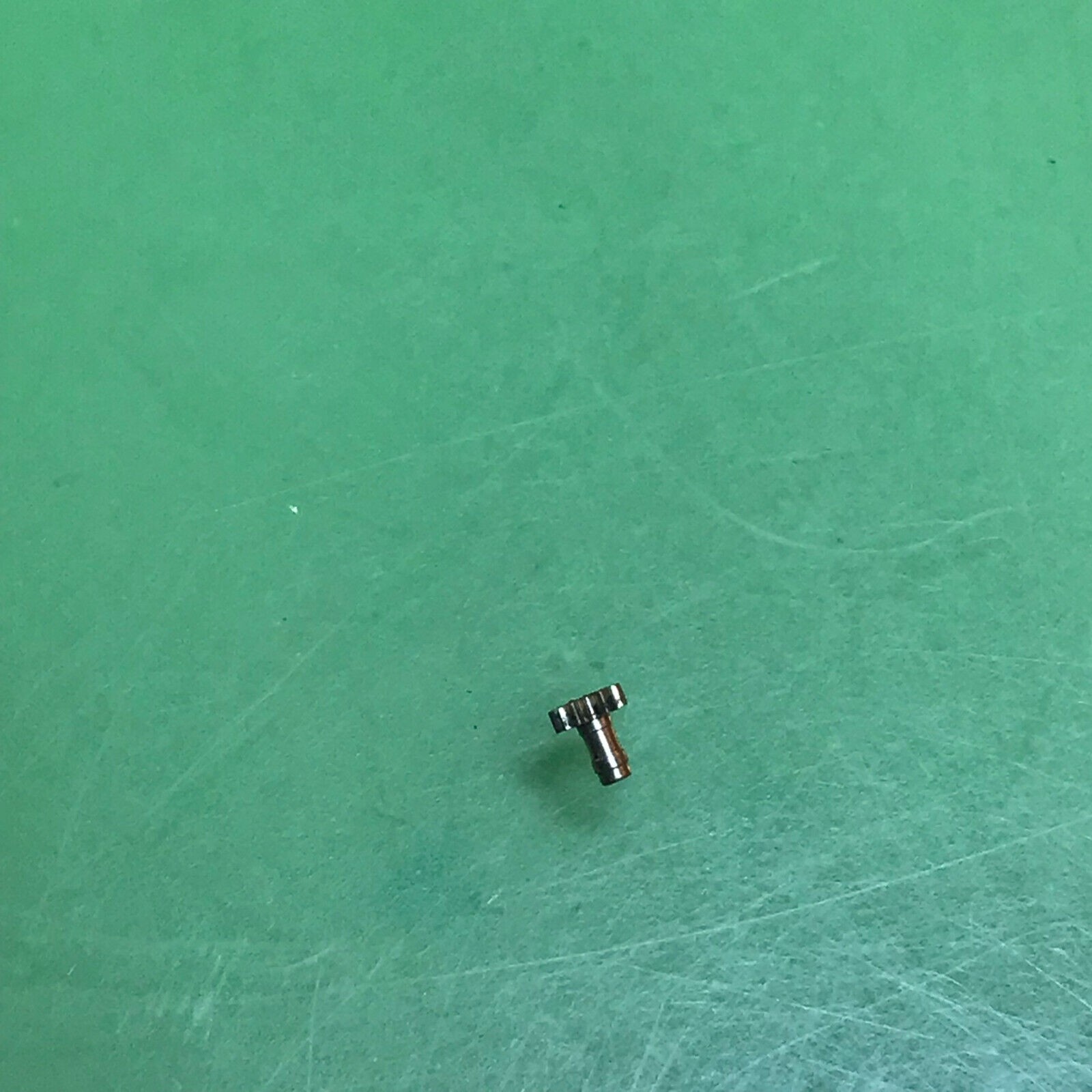 ST Standard Cal. 1686 Canon Pinion Original Watch Parts V52